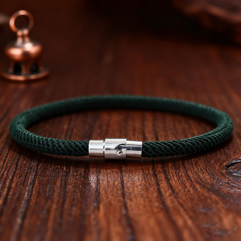 Pulseira de corda artesanal de - Street Fashion In Milan avaliação e preço
